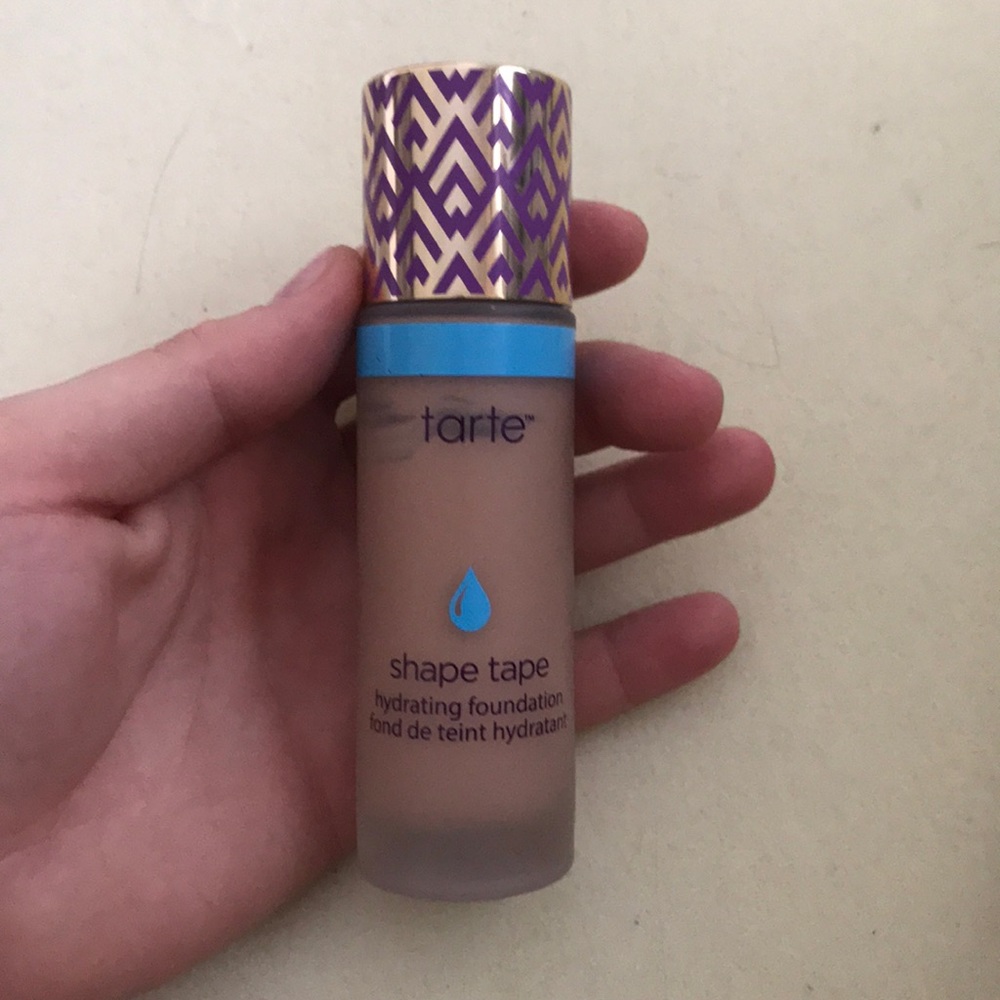 Tarter shape tape hydration foundation